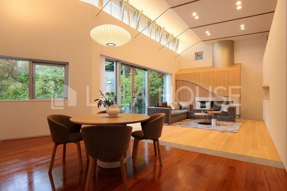 Luxury 4LDK+S Villa in Karuizawa with Guest House - Thumbnail 4