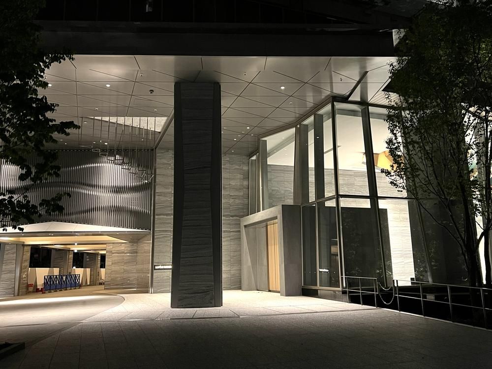 New 2LDK Apartment for Sale in Minato-ku, Tokyo - Thumbnail 3