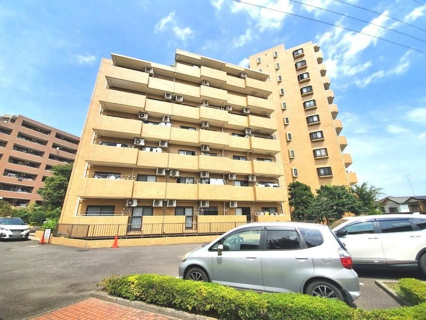 Lions Mansion Chuo-Rinkan 3DK Apartment for Sale in Yamato - Thumbnail 2