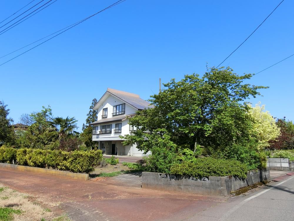 4LDK+S House with Large Garden for Sale in Joetsu, Niigata - Thumbnail 2