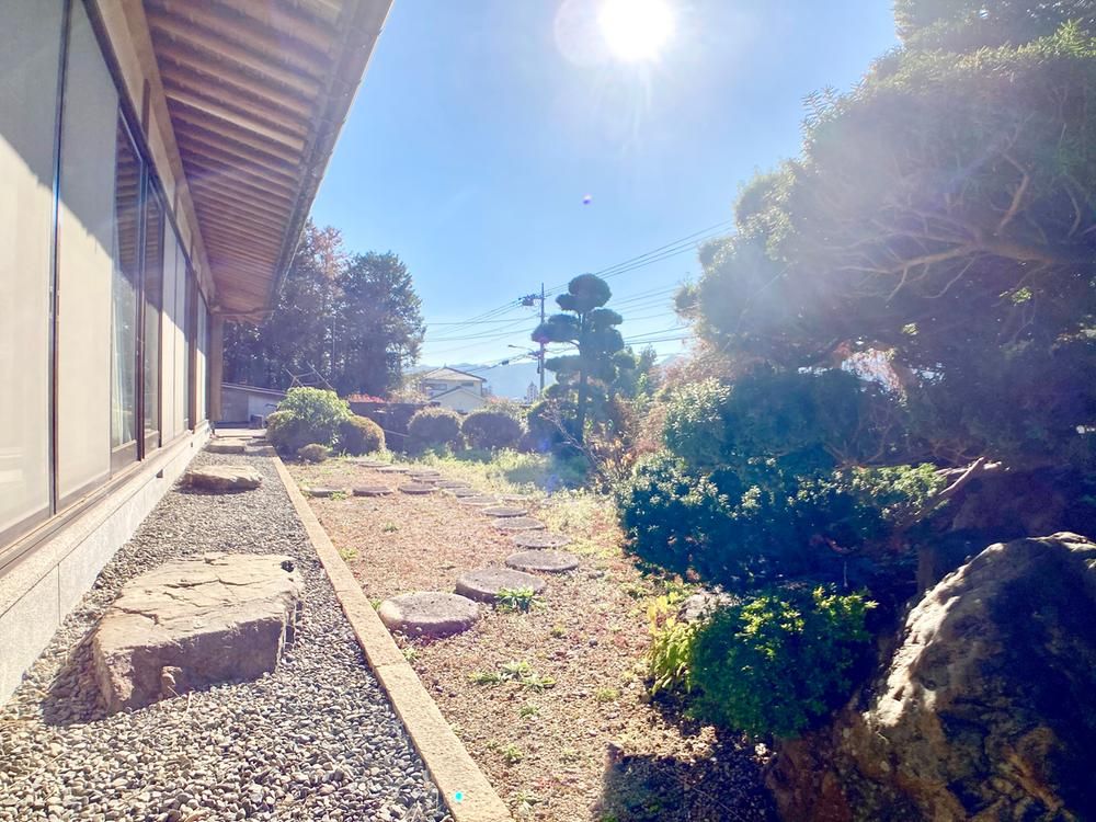 8LDK Detached House for Sale in Ome, Tokyo - 272 sqm - Thumbnail 2