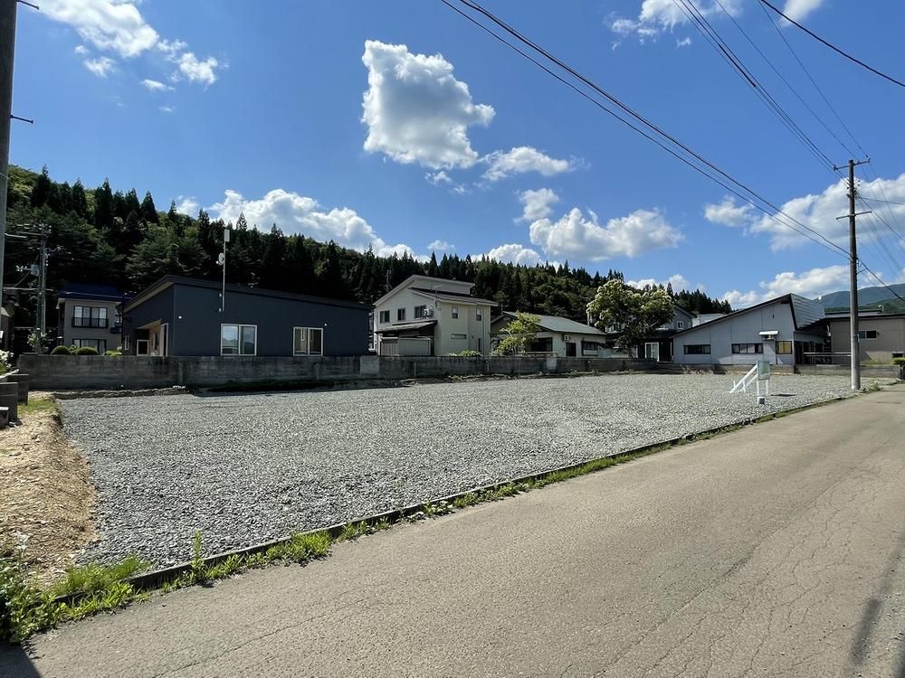 100 Tsubo Land for Sale in Odate, Akita - Near Schools & Route 7 - Image 1