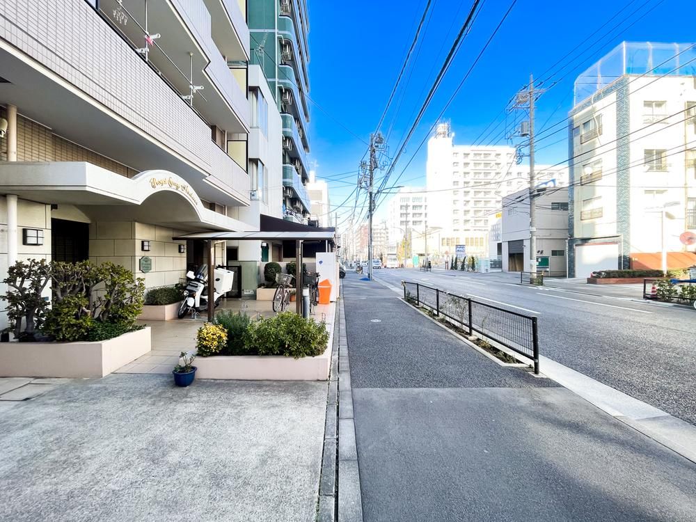Royal Stage Asakusa 1LDK Apartment in Taito, Tokyo - Thumbnail 3