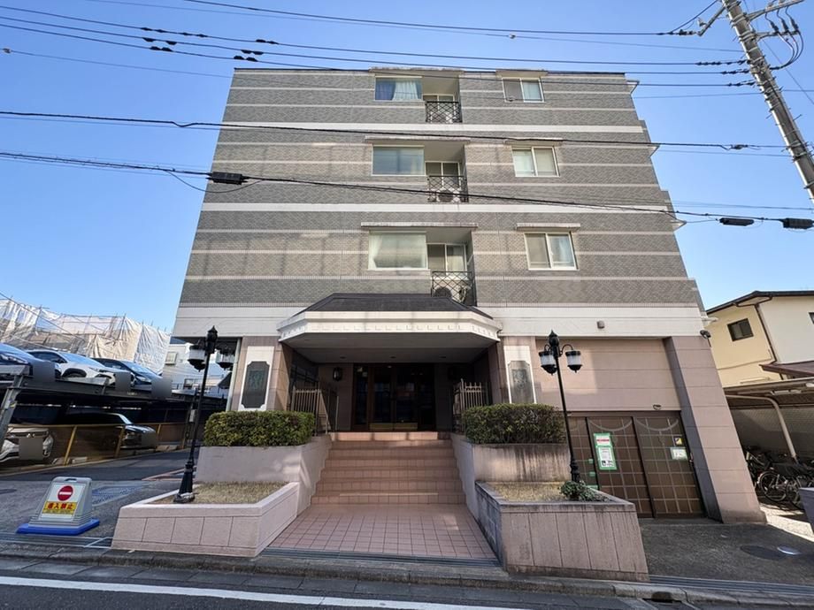 Renovated 2LDK Apartment in Saitama City with Private Garden - Thumbnail 4