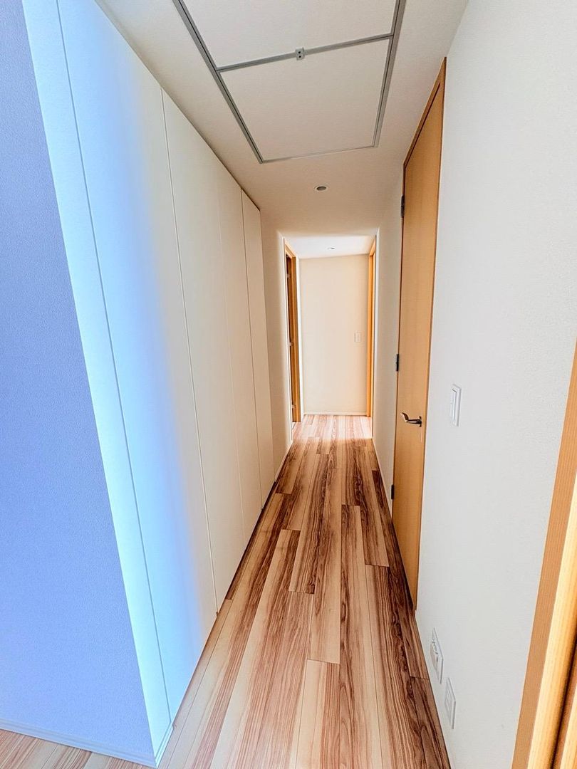 2LDK Apartment in Harumi, Chuo City, Tokyo - 94m2 - Thumbnail 4