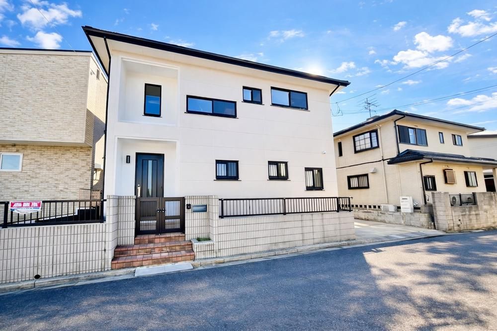 Renovated 3LDK+2S House in Toride, Ibaraki - 108 sqm - Thumbnail 2