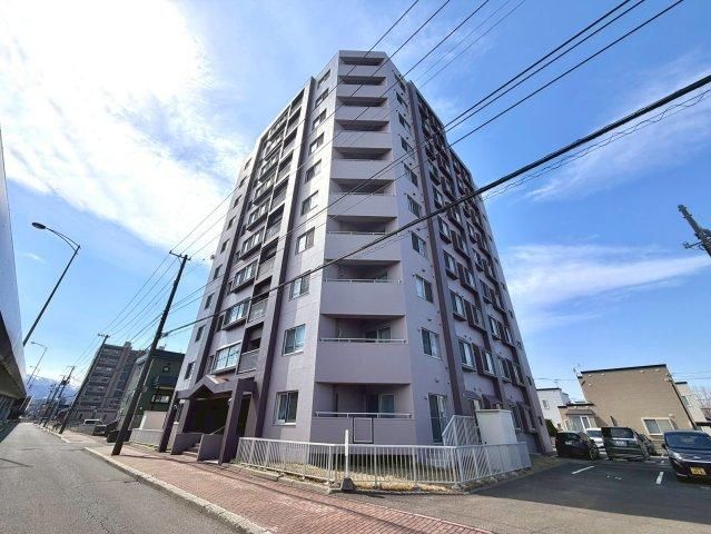 Renovated 3LDK Apartment in Nishi Ward, Sapporo - Thumbnail 2