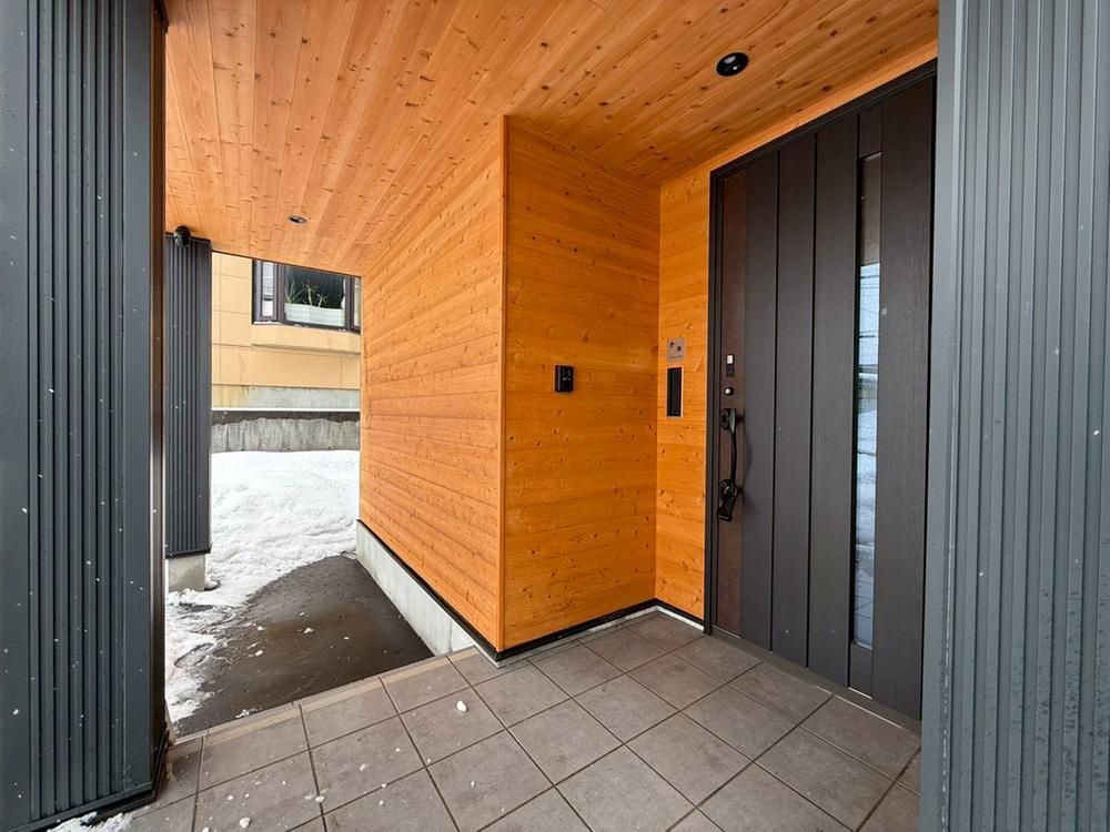 4LDK Detached House for Sale in Minami-ku, Sapporo - 122 sqm - Thumbnail 2