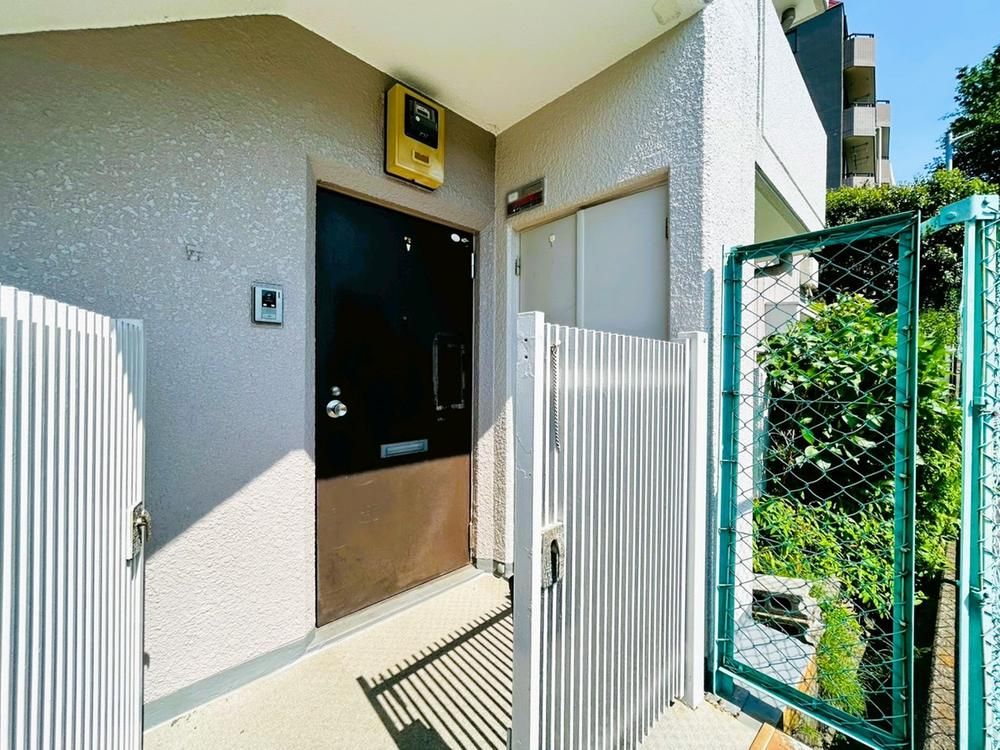 Spacious 3LDK Apartment for Sale in Kawasaki Miyamae - Thumbnail 3