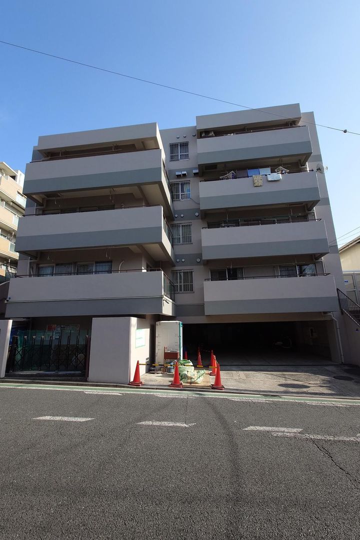 2DK Apartment for Sale in Hodogaya-ku, Yokohama - 45.63m2 - Thumbnail 2