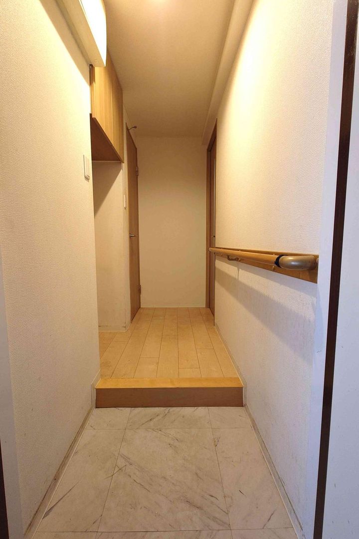 2DK Apartment for Sale in Hodogaya-ku, Yokohama - 45.63m2 - Thumbnail 3