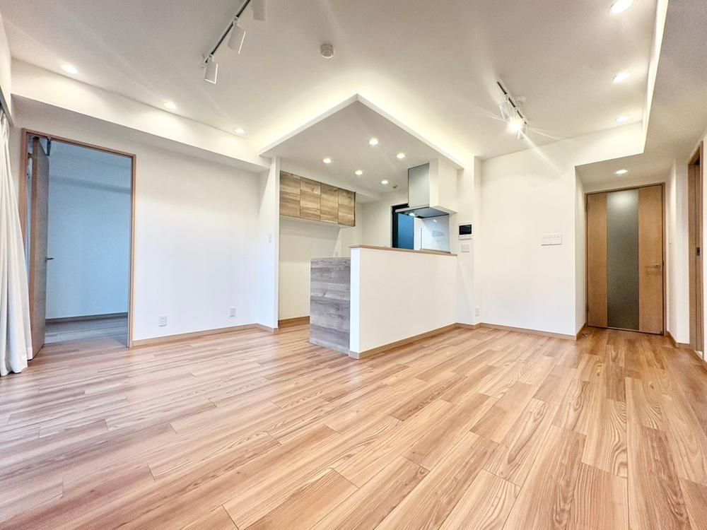 Renovated 3LDK Apartment for Sale in Miyamae, Kawasaki - Thumbnail 2