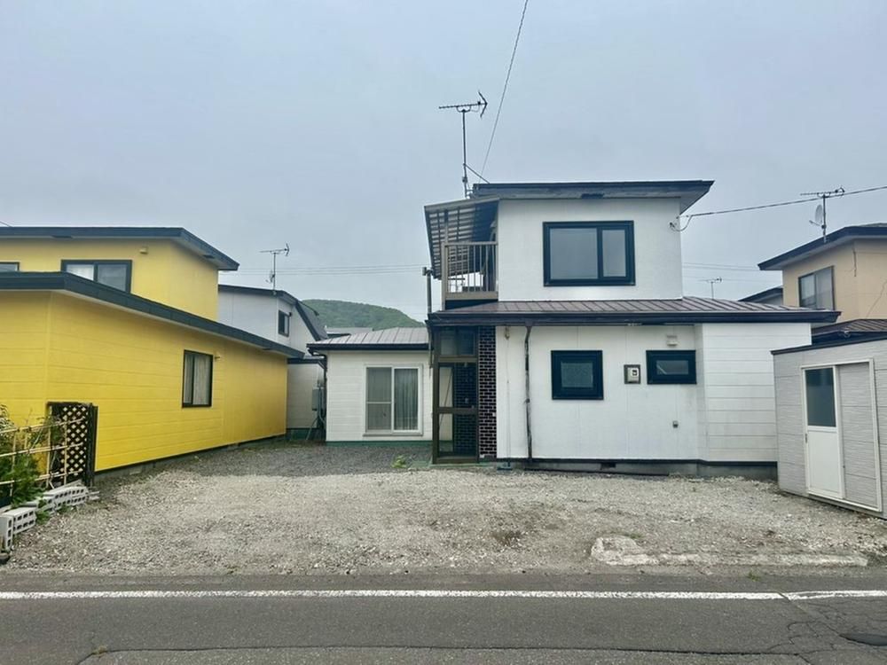 4LDK Detached House for Sale in Noboribetsu, Hokkaido - 6.99 Million Yen - Thumbnail 2