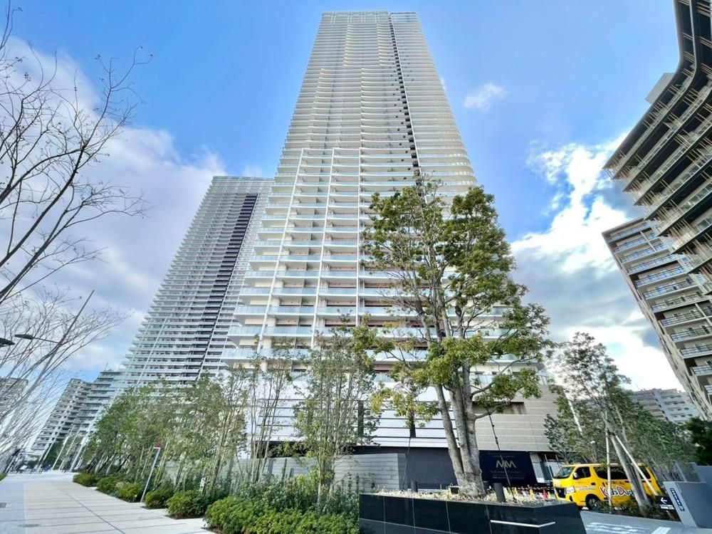 3LDK Apartment for Sale in Harumi, Chuo City, Tokyo – 83.2 sqm - Thumbnail 2