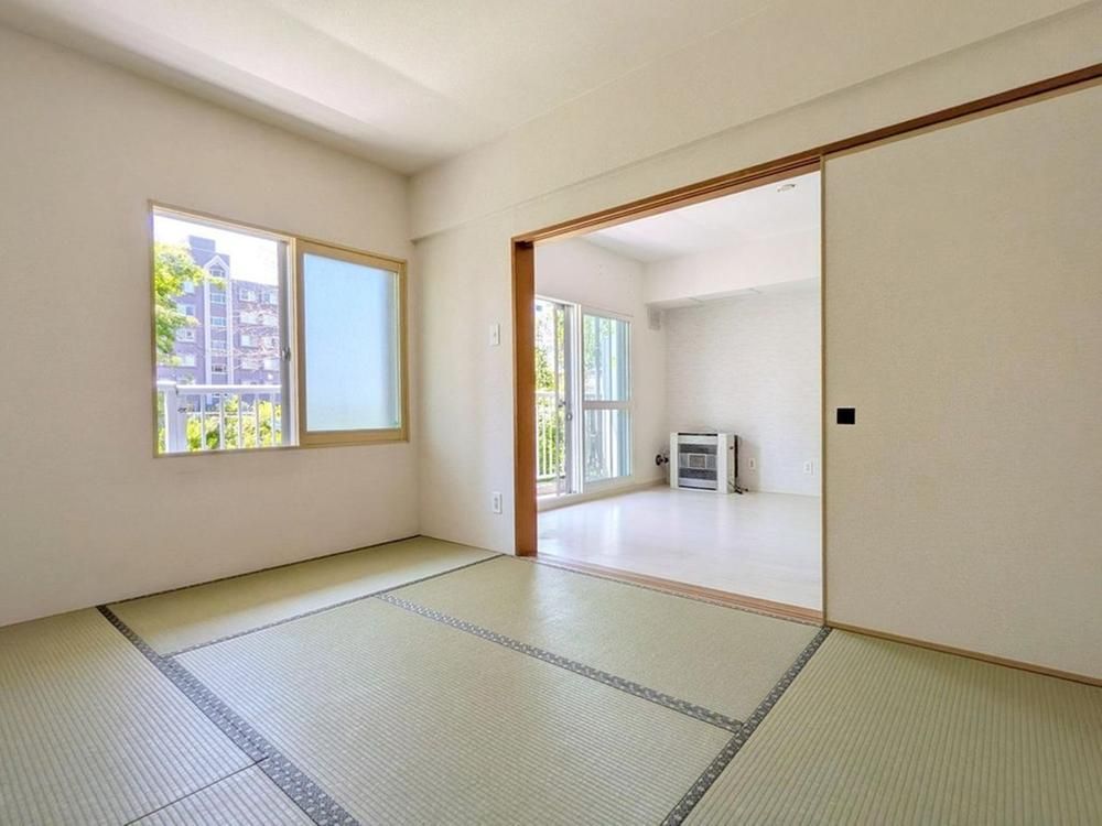 Renovated 3LDK Apartment with Private Garden in Sapporo Teine - Thumbnail 3