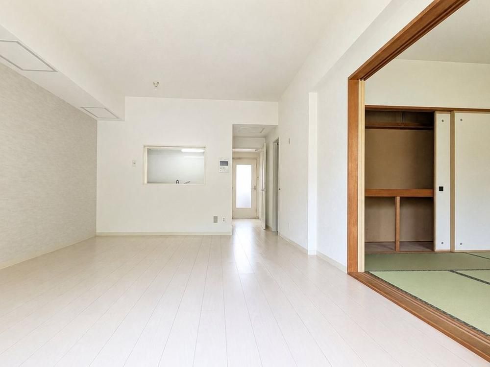 Renovated 3LDK Apartment with Private Garden in Sapporo Teine - Thumbnail 4
