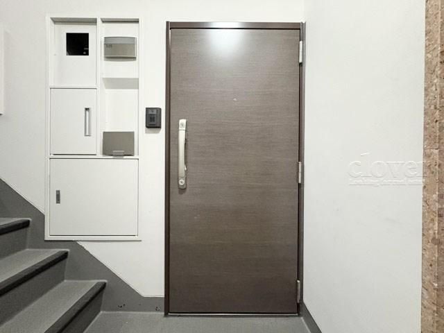 2LDK Apartment for Sale in Meguro, Tokyo - 66.96m2 - Thumbnail 2