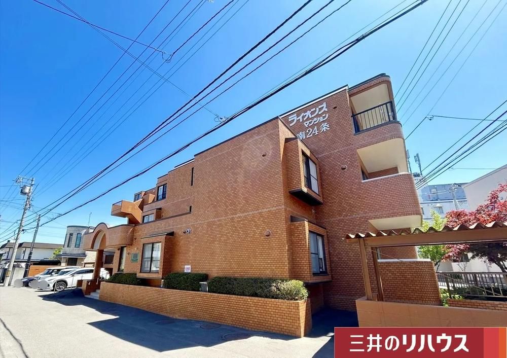 2LDK Apartment for Sale in Chuo Ward Sapporo 57.33 sqm - Thumbnail 2