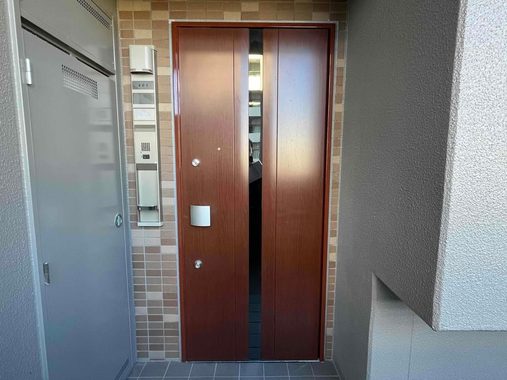4LDK Renovated Apartment in Miyazaki City, Miyazaki Prefecture - Thumbnail 3
