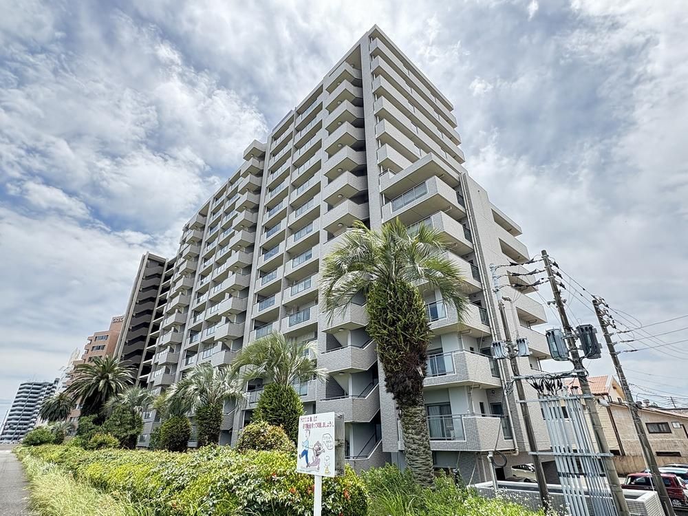 4LDK Apartment for Sale in Miyazaki City, Miyazaki Prefecture - Thumbnail 2