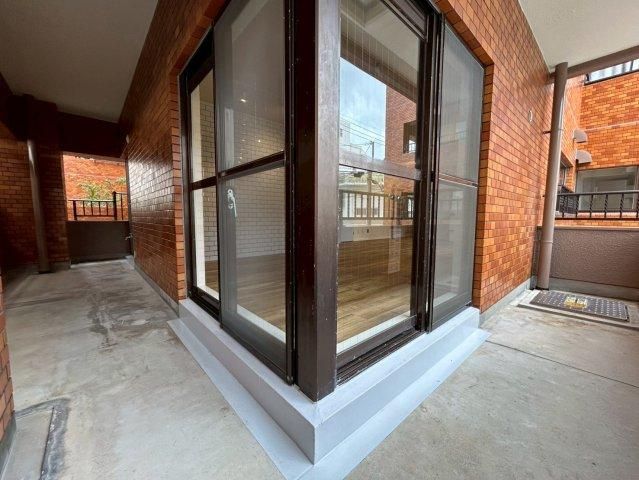 Renovated 1LDK Apartment in Naha City Near Miebashi Station - Thumbnail 3
