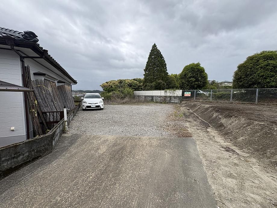 Scenic Hilltop Land for Sale in Miyazaki City, 510.65 sqm - Thumbnail 2