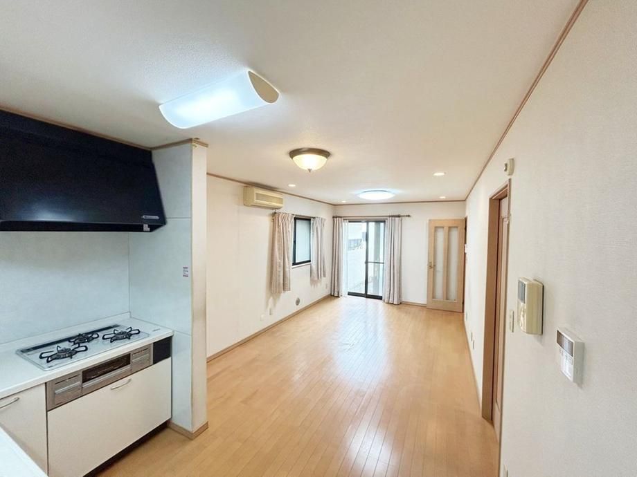 4LDK Detached House for Sale in Fuchu, Tokyo - 98 m² - Thumbnail 3