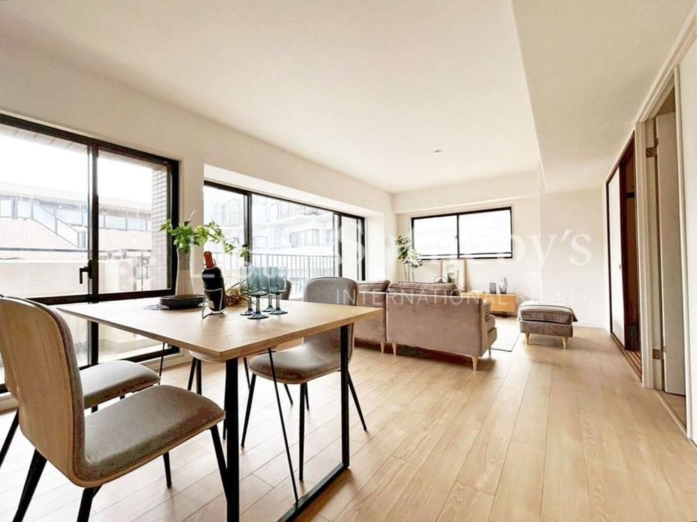 3LDK Apartment for Sale in Miyamaedaira, Kawasaki - 92.04m2 - Thumbnail 2