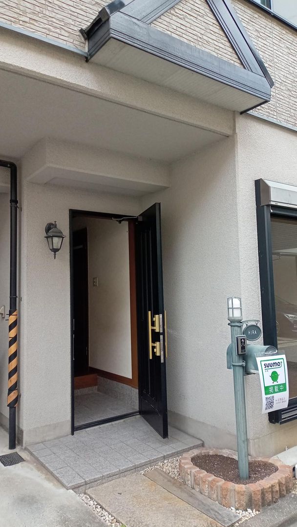 Renovated 4DK Terrace House for Sale in Amagasaki, Hyogo - Thumbnail 2
