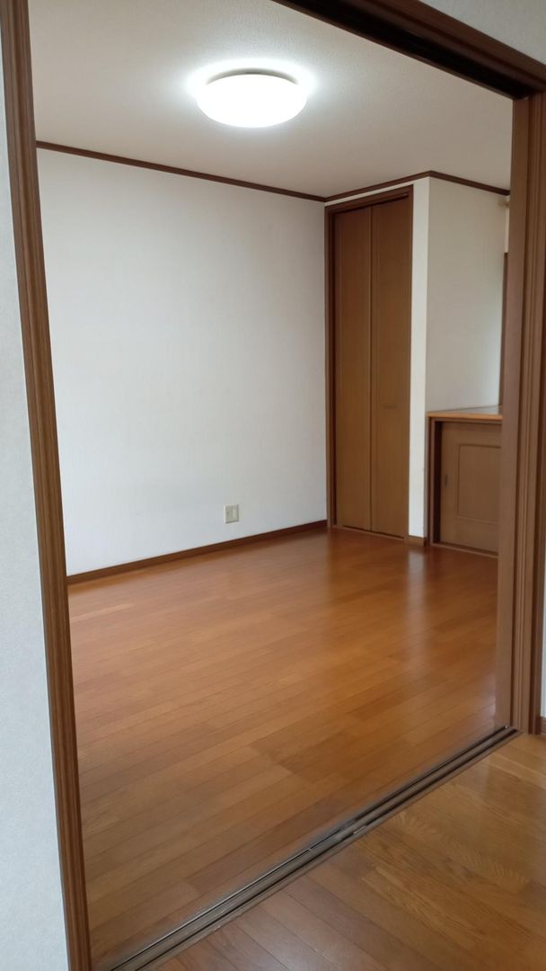 Renovated 4DK Terrace House for Sale in Amagasaki, Hyogo - Thumbnail 3