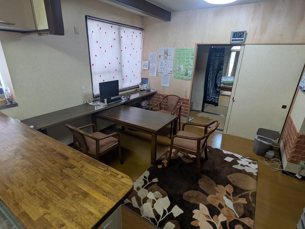 7DK+2S House on Corner Lot in Quiet Fukui Area - Thumbnail 3