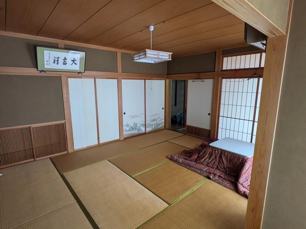 7DK+2S House on Corner Lot in Quiet Fukui Area - Thumbnail 2