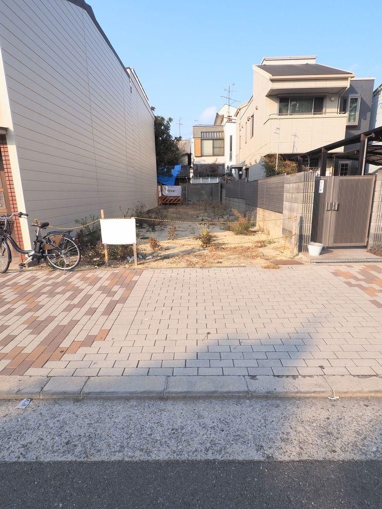 115.23 sqm Land for Sale in Higashi-Tanabe, Osaka - Near Harinakano Station - Thumbnail 2