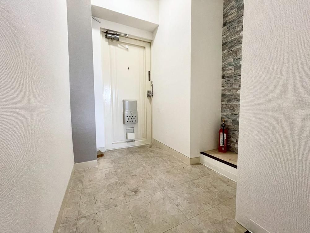 2DK Apartment for Sale in Takatsuki, Osaka - 48.31m² - Thumbnail 4