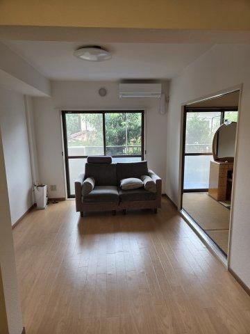 3DK Apartment for Sale in Totsuka, Yokohama - 57m2 - Thumbnail 4
