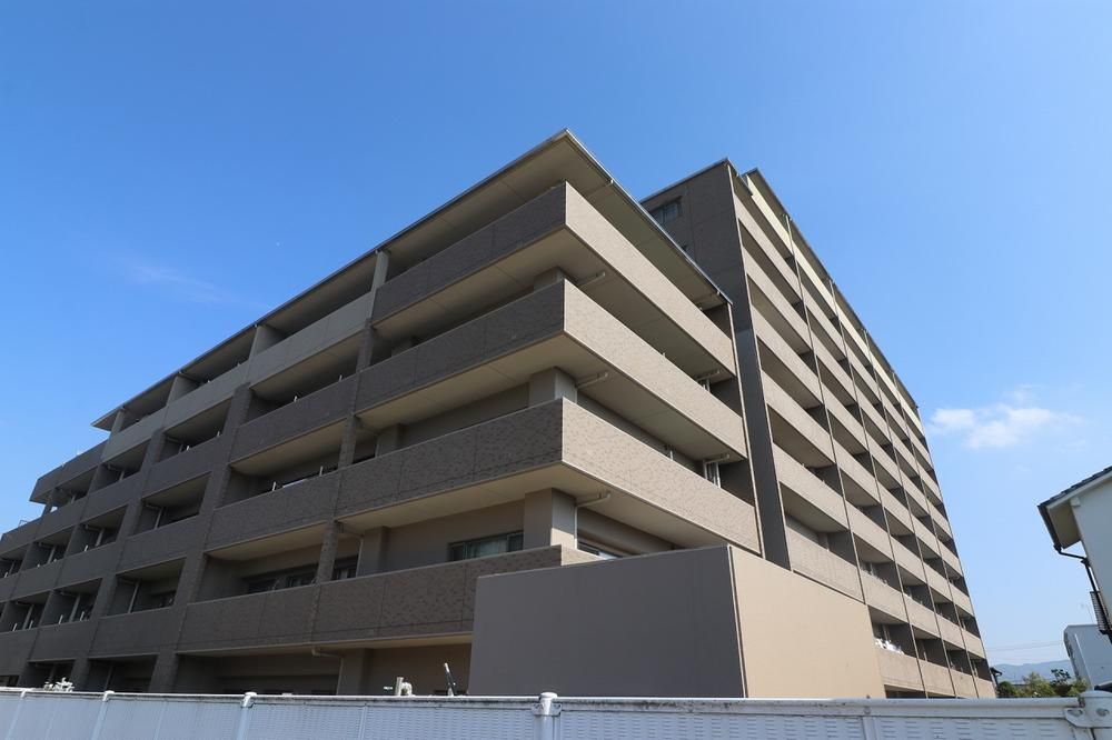 3LDK Apartment for Sale in Midorii, Asaminami Ward, Hiroshima - Image 1