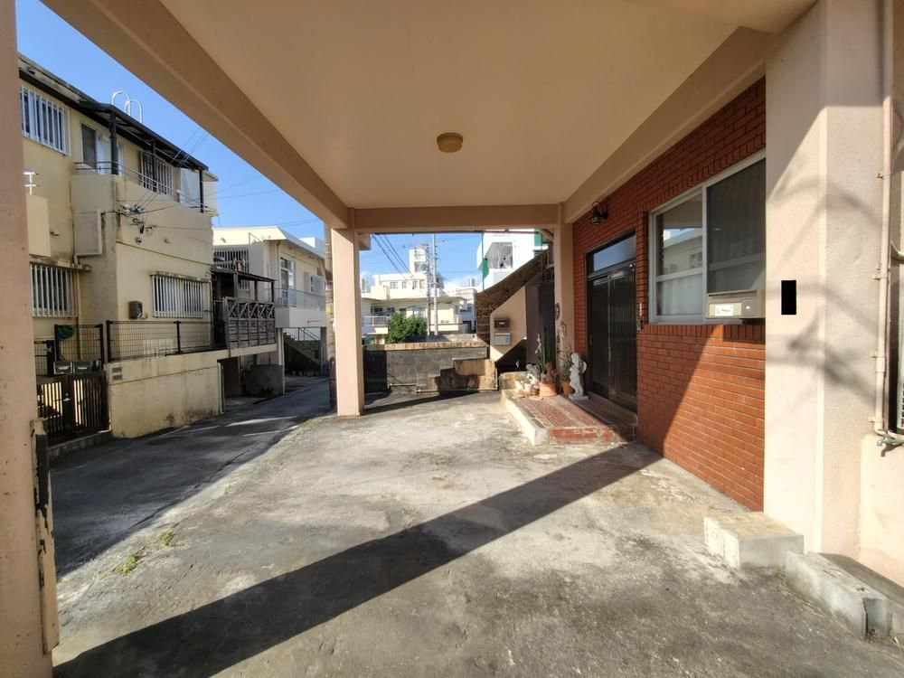 2-Story RC House in Naha, Okinawa - 3LDK, 100m² - Thumbnail 4