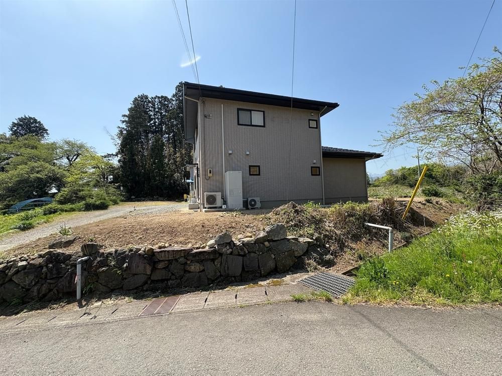 5LDK House for Sale in Fukushima City, 1081m2 Land - Thumbnail 2