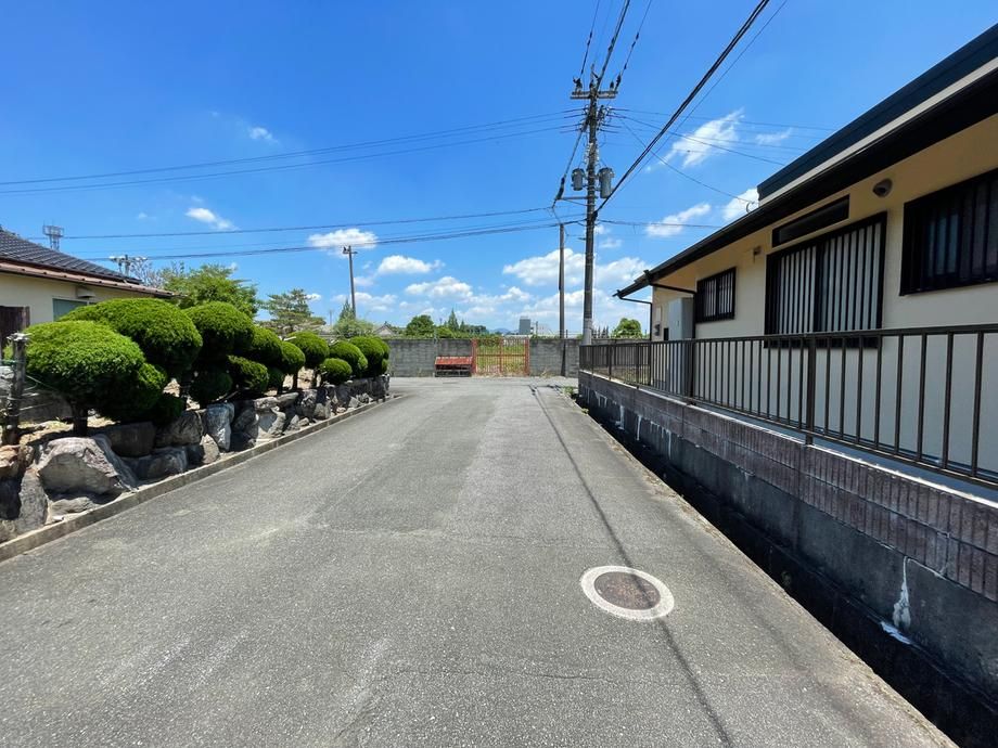 3DK Detached House on 104-Tsubo Land in Iizuka, Fukuoka - Thumbnail 3