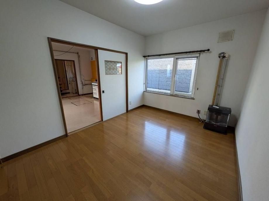 3LDK Single-Story House on Large Corner Lot in Asahikawa, Hokkaido - Thumbnail 3