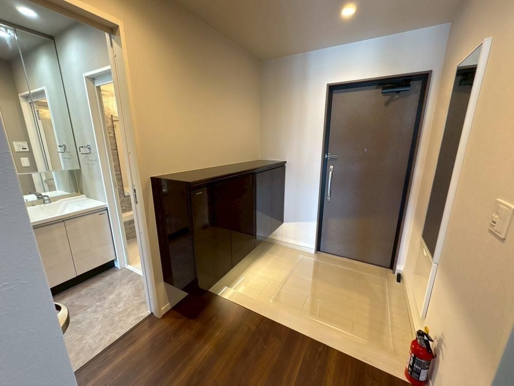 Renovated 2LDK Apartment in Ginowan, Okinawa - Thumbnail 3