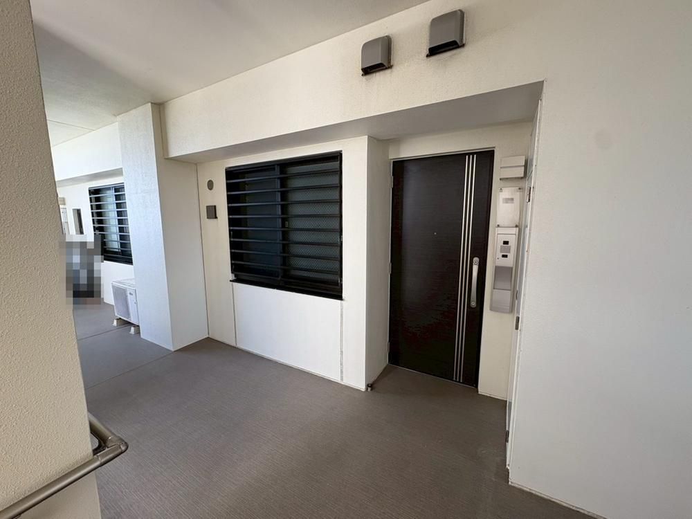 Renovated 2LDK Apartment in Ginowan, Okinawa - Thumbnail 4