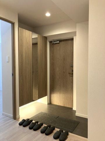 Renovated 4LDK Apartment in Sapporo Nishi Ward - 91m2 - Thumbnail 2