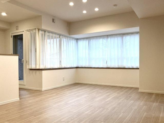 Renovated 4LDK Apartment in Sapporo Nishi Ward - 91m2 - Thumbnail 3