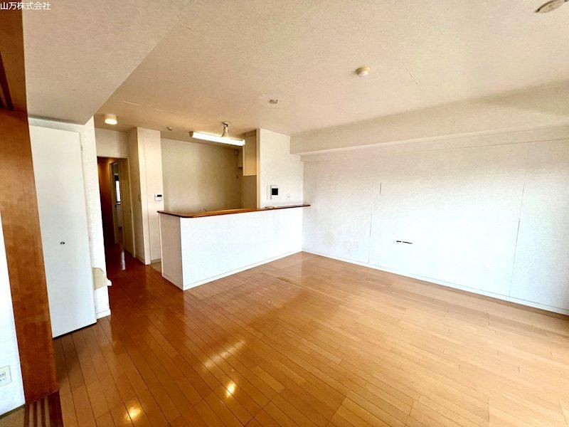 Dia Palace Katsutadai South-Facing 3LDK Apartment for Sale - Thumbnail 4