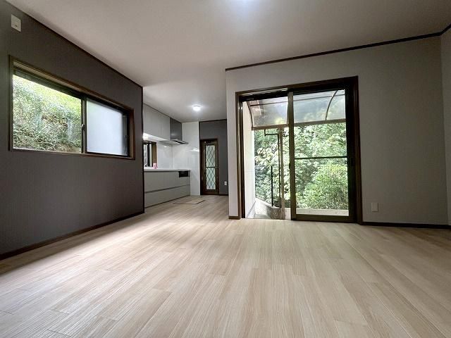 Renovated 4LDK House in Kobe Tarumi with Parking - Thumbnail 2