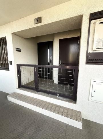 2LDK Apartment with Roof Balcony in Kasuga City, Fukuoka - Thumbnail 3
