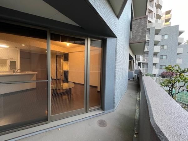2LDK Apartment for Sale in Takatsu-ku, Kawasaki - Thumbnail 3