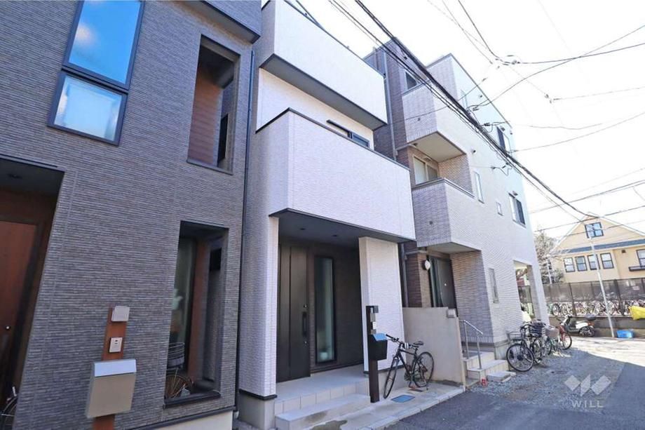 Modern 3-Storey House Near Motosumiyoshi Station, Kawasaki - Thumbnail 2
