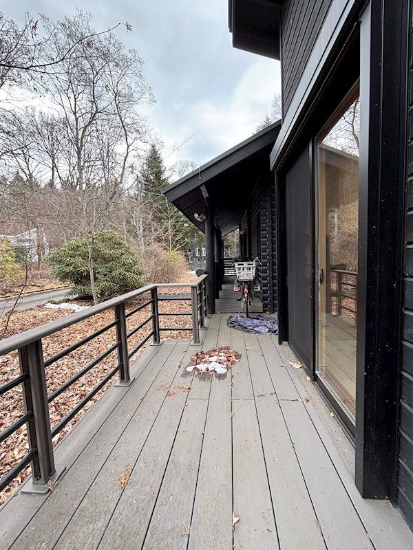 3LDK Log Cabin for Sale in Karuizawa, Nagano - 351m2 Land - Thumbnail 4